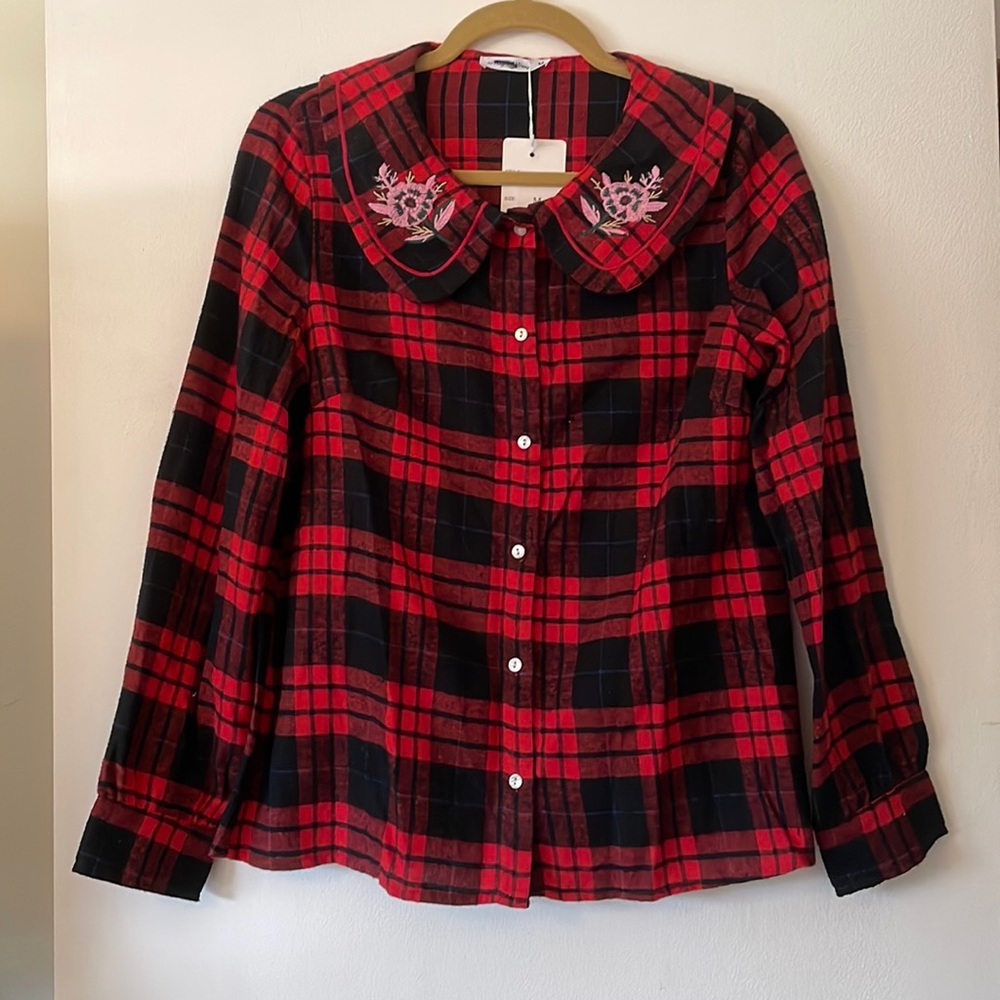 👽3/$30 SALE👽 Maybe Wang Medium Long Sleeve Embroidered Plaid Flannel Shirt